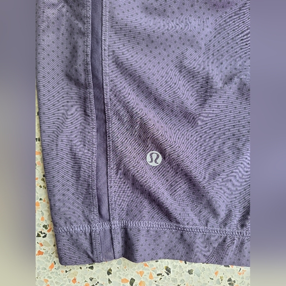 94 Lululemon Run Response Short - Picture 12 of 14